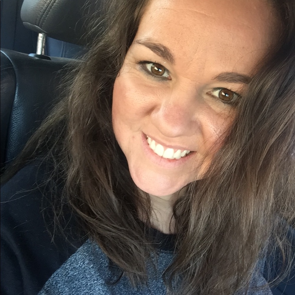 Meet your Posher, Danae